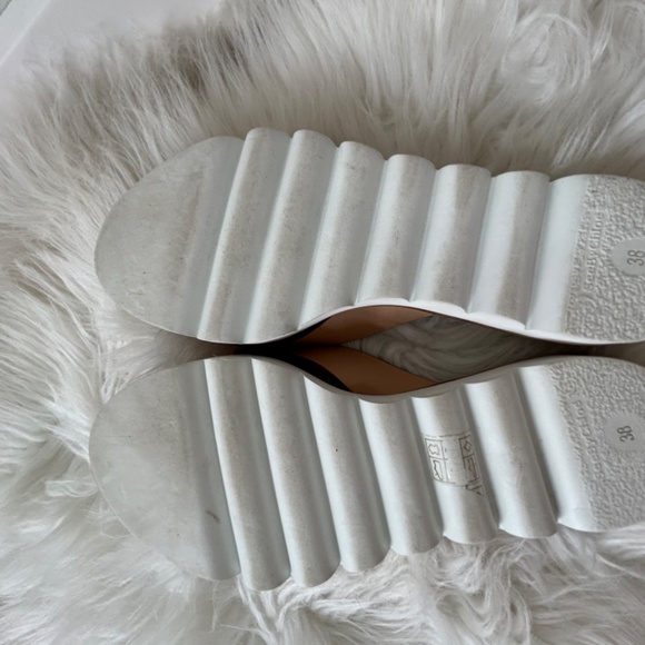 See by Chloe Sandals US 7.5, Beige White Slip On Leather - Picture 5 of 7